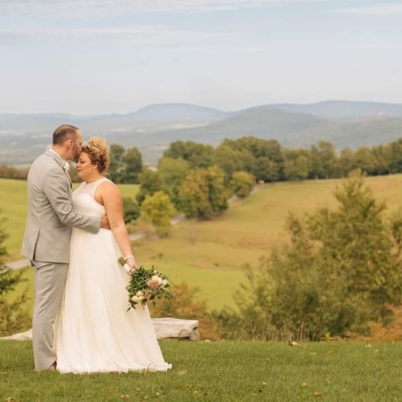 Meet your Posher, Brooke - Picture 2 of 3